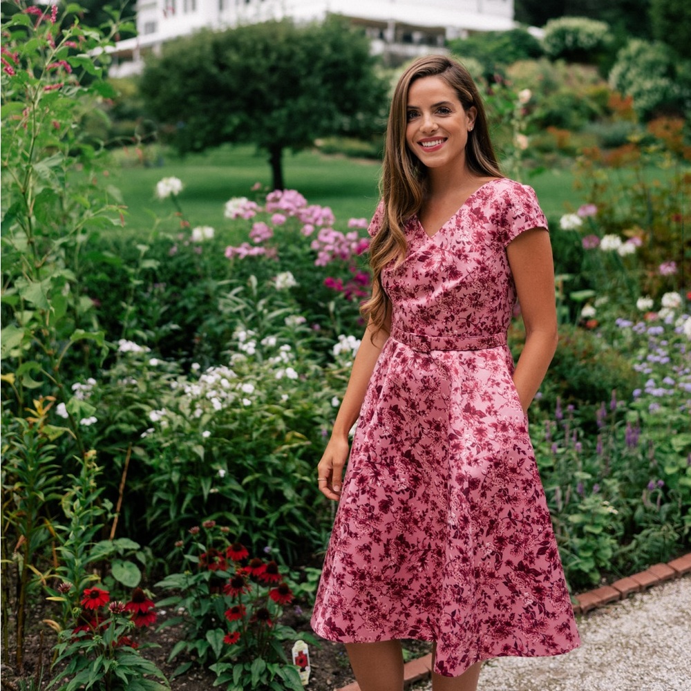 Gal Meets Glam Elle Rise vine dress